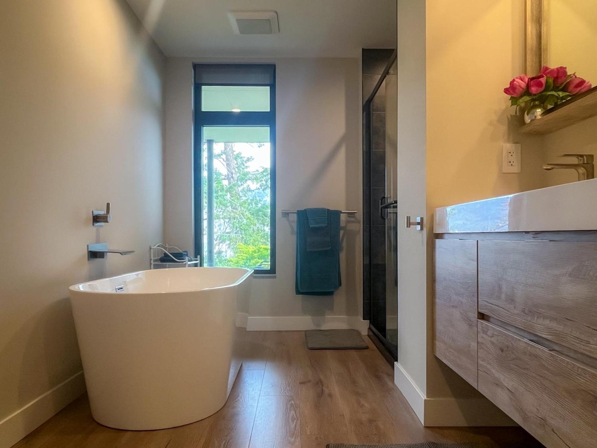 Kelowfornia Lakeview Retreat كيلوانا الغرفة الصورة