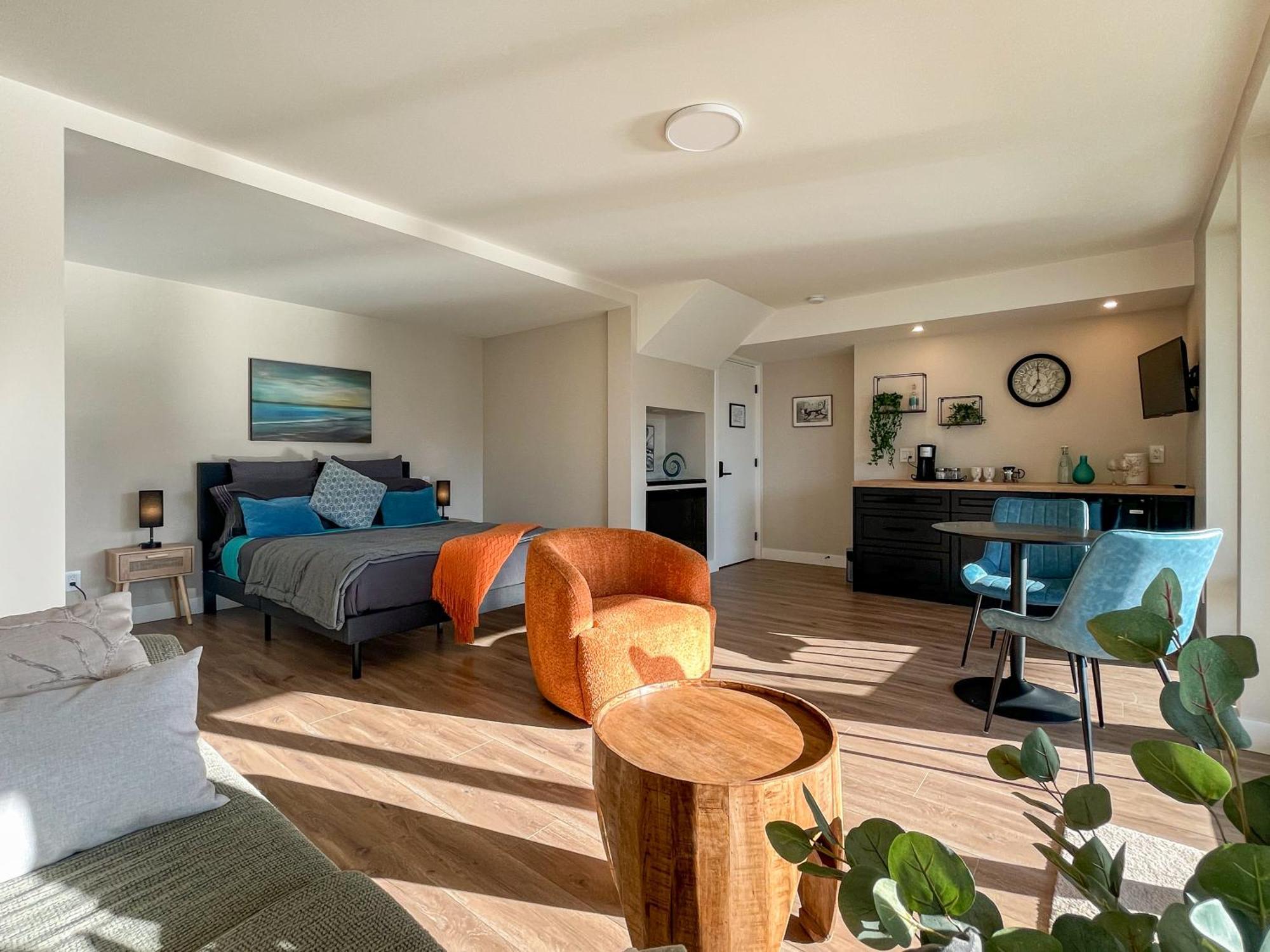 Kelowfornia Lakeview Retreat كيلوانا الغرفة الصورة